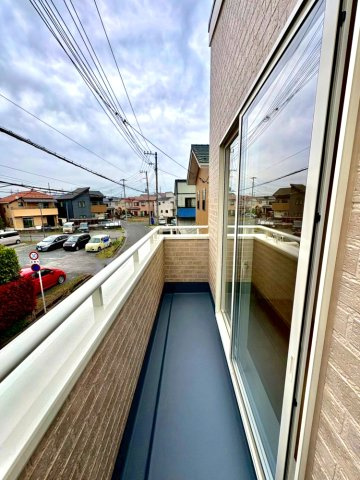 2面バルコニで洗濯物は沢山干せます。