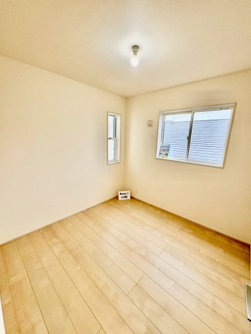 2階洋室　4.5帖