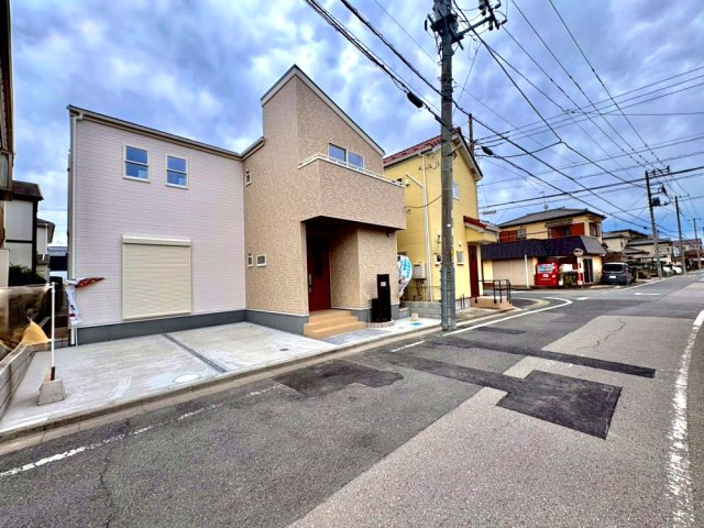 広々約19.7帖のリビング！キッチン・洗面・浴室がワンフロアにまとまり、家事がスムーズにこなせる間取りです。4LDK・駐車スペース2台可(車種による)！