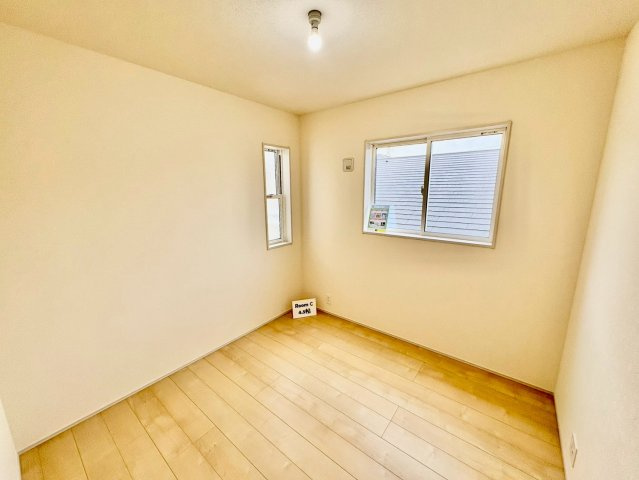 2階洋室　4.5帖