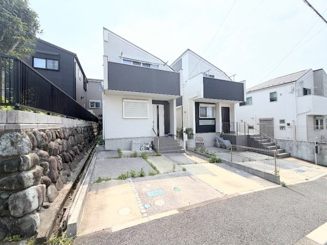 ◆前面道路も幅員があり車の運転も安心！前面道路は閑静な住宅地。車通りの少ない道路です。お子様にも安心です。
