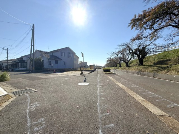 【中古戸建 新潟市秋葉区横川浜の前面道路含む現地写真】