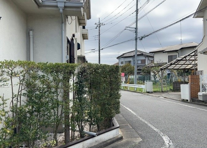 眺望を気にして物件を探す場合、前面に建物が建っていないか現地で確認しましょう！前面に建物があると景色はもちろん、日当たりや風通しにも影響が出てきます。住んだ時のことを想像しながら現地見学をしましょう。