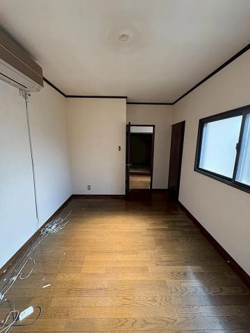 個人の部屋や寝室として使える洋室です