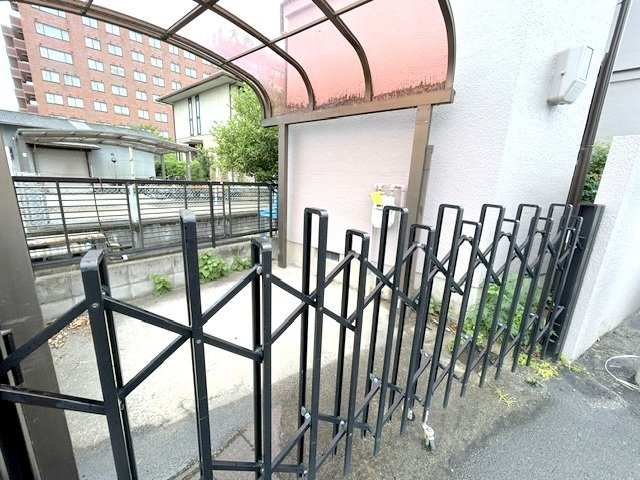 駐輪場にはカーポートが設置されております！