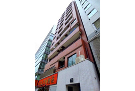 新宿区大久保の中古マンションの外観