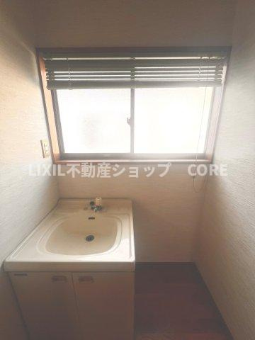 便利な2階洗面スペース！朝の混雑時に家族が分散して使用できます。