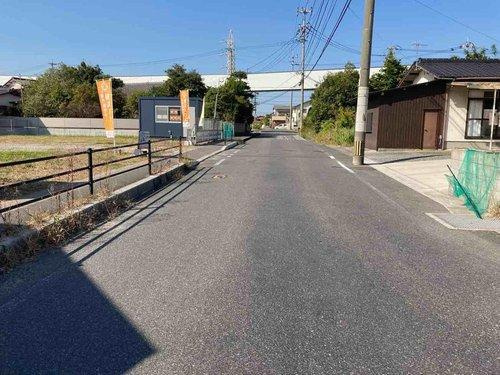 【神田町三丁目の前面道路含む現地写真】