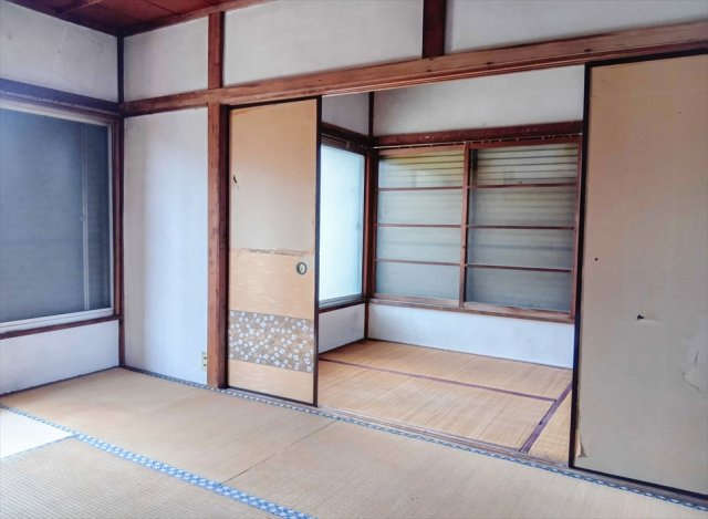 2階には和室を2部屋配置。　襖で仕切ることで個室としても、一体利用で広々とした空間としても活用できます。