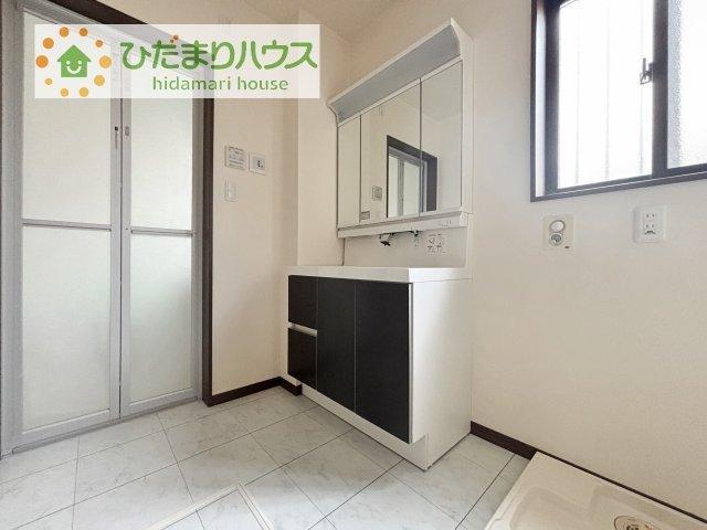 シンプルで使い勝手の良い独立洗面台！
