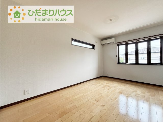 窓が多く、明るい空間を演出してくれます(*^^*)