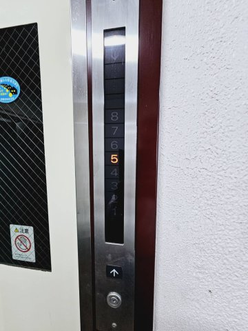 エレベーター全階停止