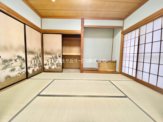 和室ならではの温かな和の空間で寛ぎの時間を過ごせます
