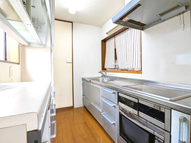 お料理をしながらお子さまの勉強を見守ったり、テレビを見たりと、家事をしながら家族との時間も楽しめます。　