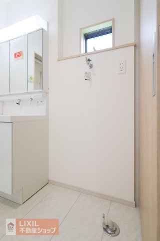 【ランドリースペース】現地完成写真。家事動線など使い勝手がよく、お洗濯がしやすいですね。