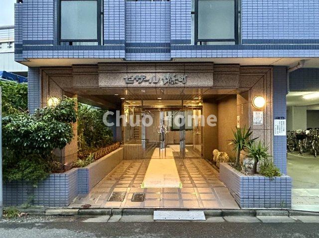 【エントランス】マンションのエントランスは、その物件の印象を決める、顔とも言える場所です。毎日通る場所ですからきれいなのが一番です。