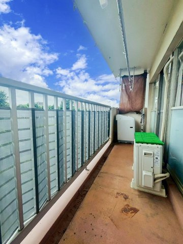 バルコニー収納があり荷物の多い方も安心です♪