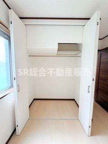 大きな物もしまっておける収納です　
