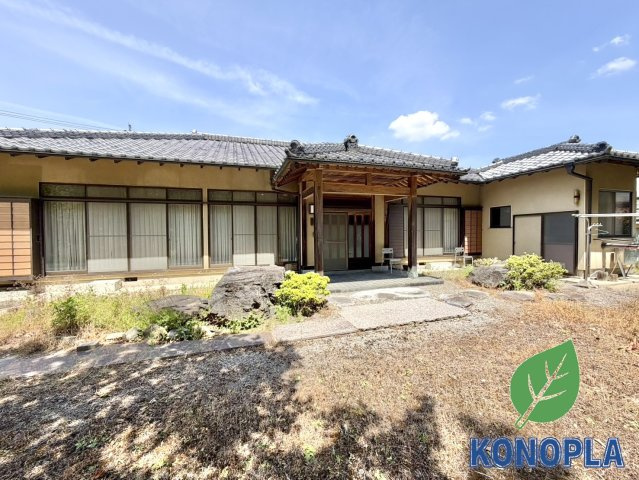 ■外観｜平屋建ては、階段を使わないで生活できるので「おうちの中で階段の上り下りがつらい」なんてことがなく、【ここで永く暮らす】ことが楽しくイメージわきます。