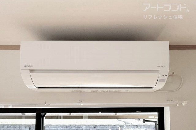 新設のエアコン（リビング）