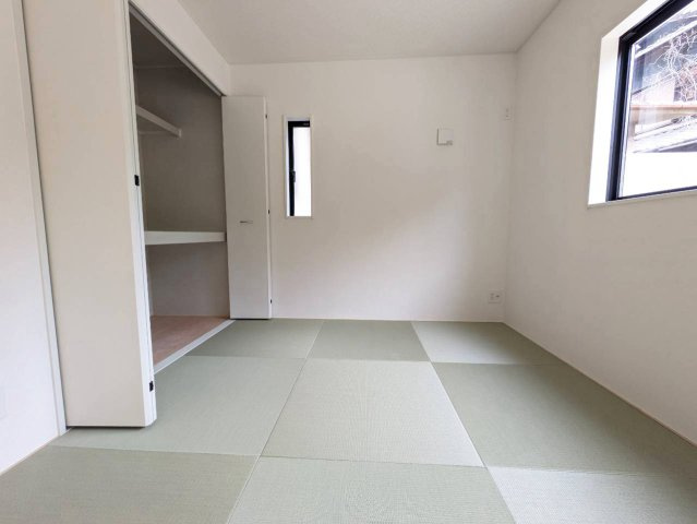 和室は日常ではお子様の寝かしつけに。客間としても利用でき、活用の幅が広がります。