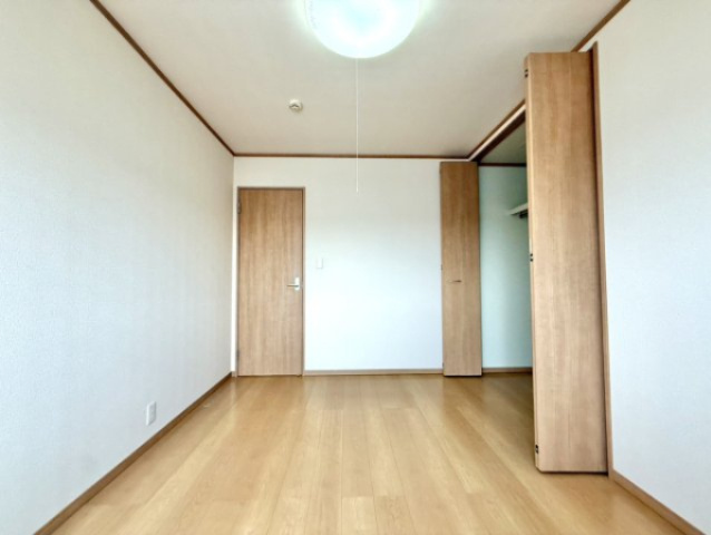 2階洋室　約6.0帖（西側）