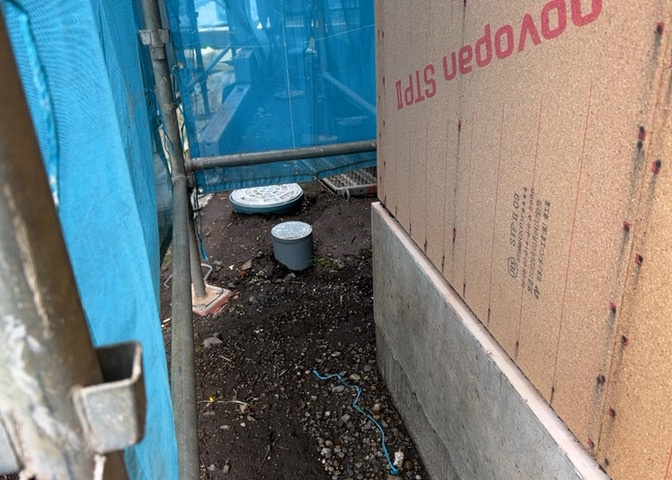 省エネ給湯器とは従来型の給湯器より熱効率が高く、少ない燃料でたくさんのお湯を沸かすことが出来る高効率な給湯器のことを指します。また、省エネ給湯器には種類があり、利便性や効果なども様々です。