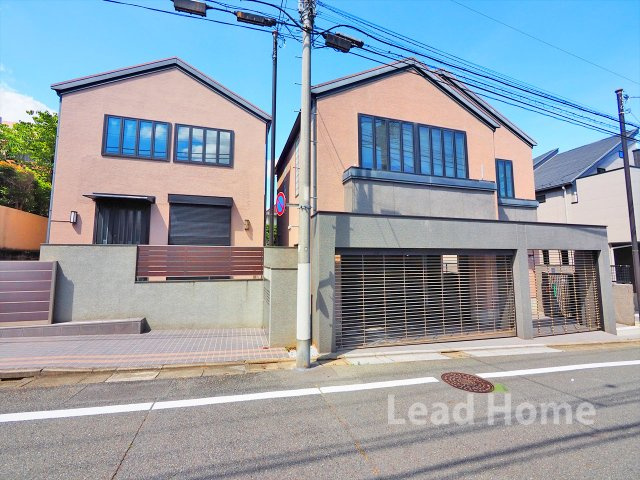 周辺に遮るものがなく風通しと陽当たりが良好です！室内にも明るい光がしっかりと届く気持ちよい住環境です！