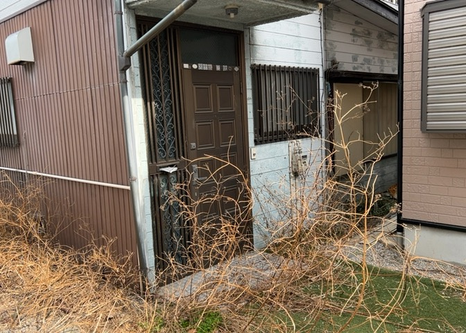 隣家の土地はどうなっているのか、生活利便施設が近くにあるのか、学校まで近いかなど、お客様のライフスタイルにあわせたイメージが重要です。また、近くにあると困る施設が近くにないかも確認するといいでしょう。
