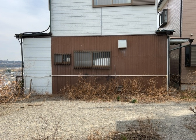 家を建てる前提で土地を探している場合、地盤の丈夫さは譲れない条件の一つです。地盤が脆弱だと追加工事が必要となります。また、過去に地盤沈下や液状化現象を起こした土地は、できるだけ避けた方がいいでしょう。