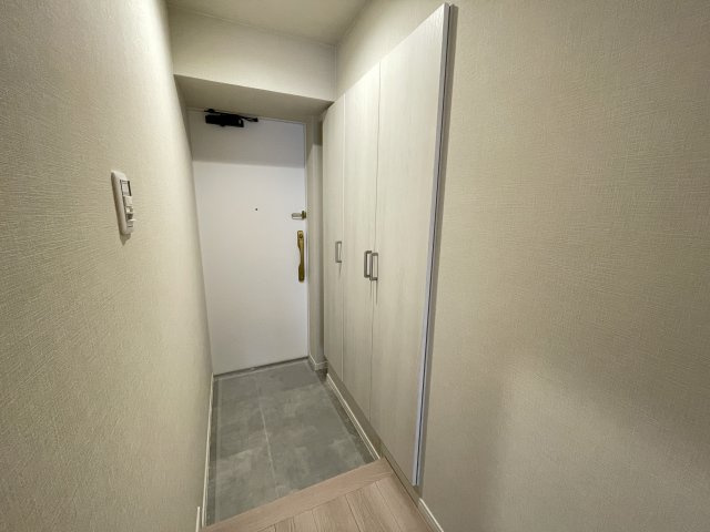 大容量シューズボックスは、家族全員分の靴を収納して、スッキリとした玄関に。　