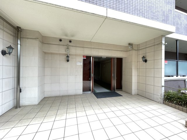 マンションの顔でもある、高級感漂うエントランス。　