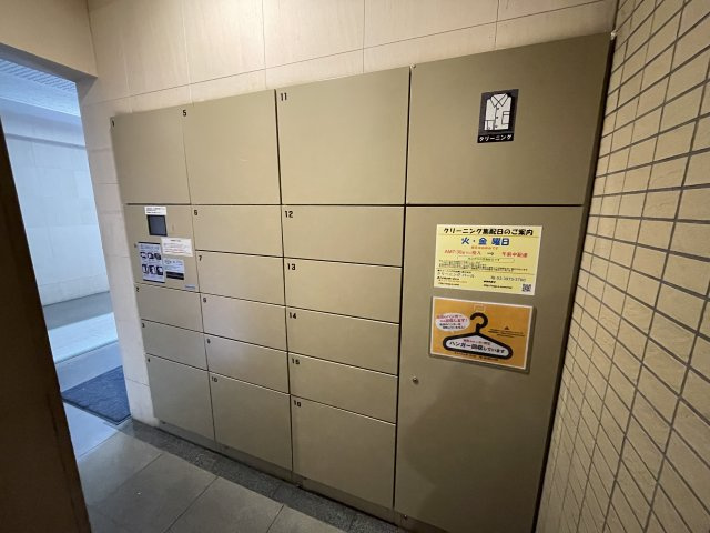 宅配ボックス付きで、忙しい方の荷物受け取りもスマートに。　