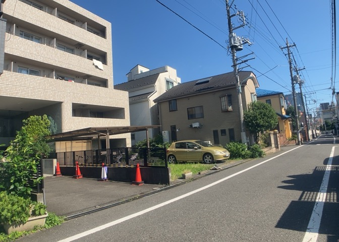 外観はマンション管理がされているかの目安になります。築年数が古いと、壁面は劣化してひび割れが生じることも！建物が古びていても細かいところが修繕されていると、きちんと管理されているなぁと感じるでしょう。