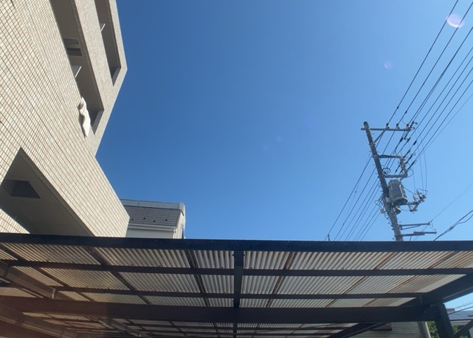 眺望の良さを楽しめるダイニングキッチンで家族団らんの時間を過ごしてはいかがでしょうか。バルコニーから見える景色を家族で眺める時間は、時間が経つのを忘れてしまいそうですね。是非、現地を見に行きましょう！