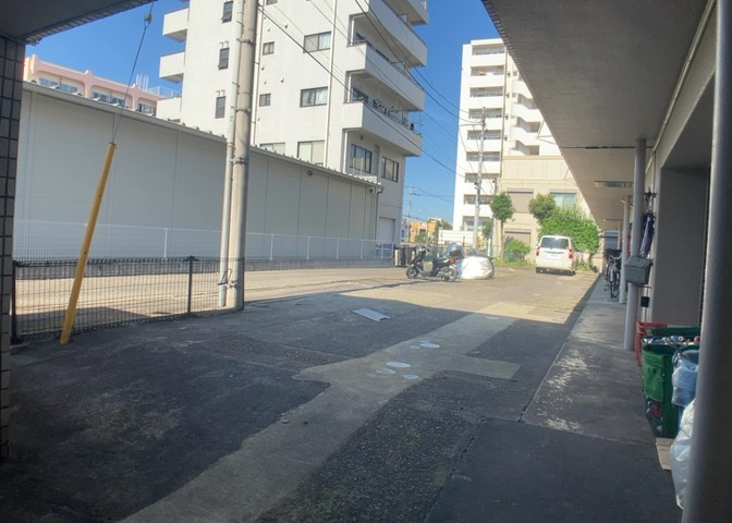 マンションの駐輪場は、事前に空きがあるか確認を取ると安心です。せっかく入居したのに駐輪スペースがない！なんてことになったら大変ですよね。そこで、内見時や購入前にはまず事前に確認しておくと良いでしょう。