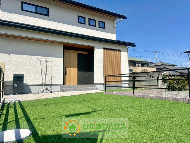 南向きには庭もありBBQも楽しめそうですね！