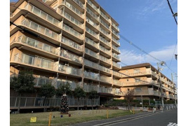 シャルム小阪三番館の外観