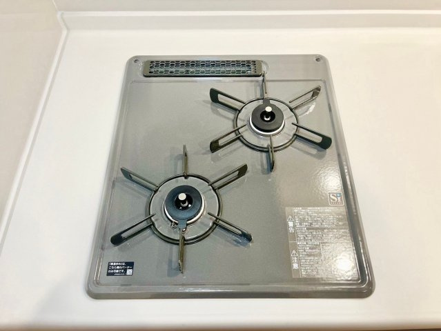 日々の調理を快適に支える、使い勝手の良いガスコンロを採用しています。