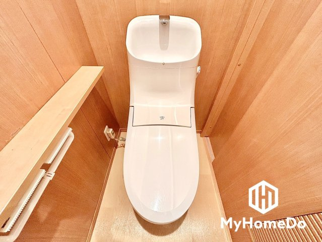 温水洗浄便座付きで、毎日気持ちよくお使いいただけます。