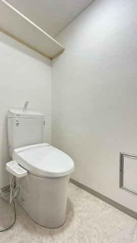 温水洗浄便座付きトイレ