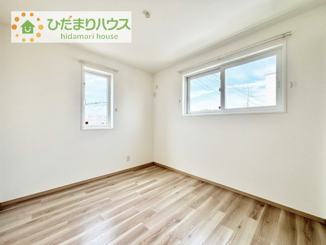 机にベットを置けば子供部屋の完成です！