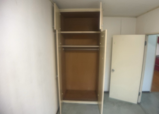 デザイン性を重視しすぎて収納が少なかった！なんてことにならないため、事前に現地で収納の数を確認しておくことをお勧めします。クローゼット以外にも床下収納や屋根裏収納、パントリーなどもチェックしましょう。
