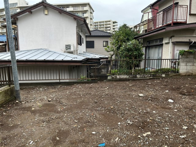 市街化調整区域とは、自然環境を保つことが目的になっている地域で住宅用地として購入することはほぼ出来ません。事業用や資材置き場などその場所を有効活用したい方にお勧めです。田園地帯や自然が多いエリアです。