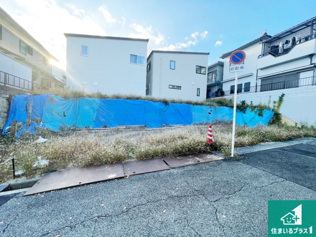 周辺は落ち着いた街並みの住宅地！子育てがしやすい住環境です！現地でしかわからない事もございます。是非一度ご覧ください。