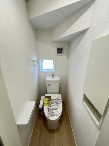 施工例。1階のトイレです。施工例は完成時と異なる場合があります。