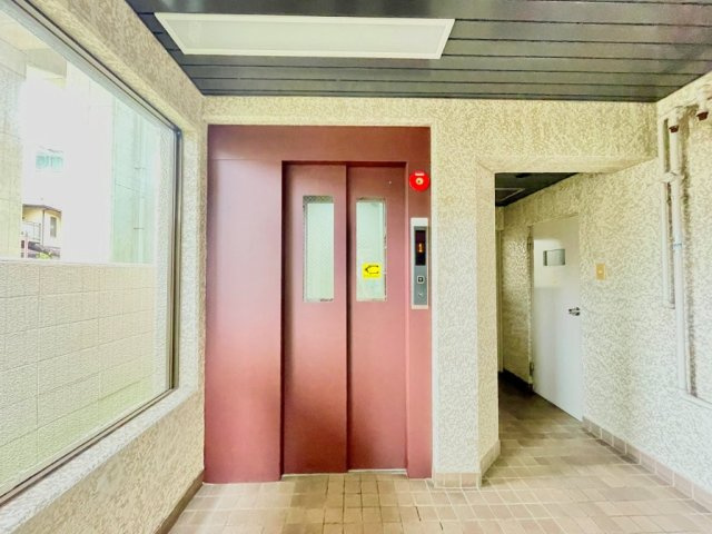 スムーズな移動を叶えるエレベーター。毎日の生活にゆとりをもたらす、快適な暮らしの動線をサポートします。