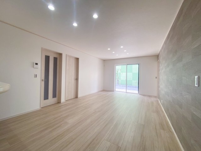 リビング　キッチン側からの眺め。