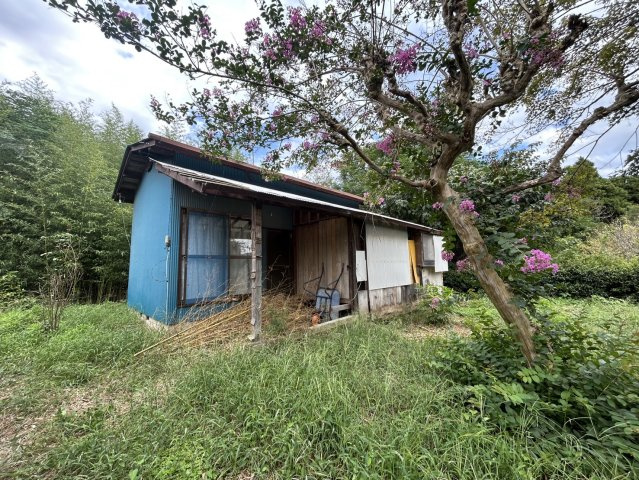 小屋があります