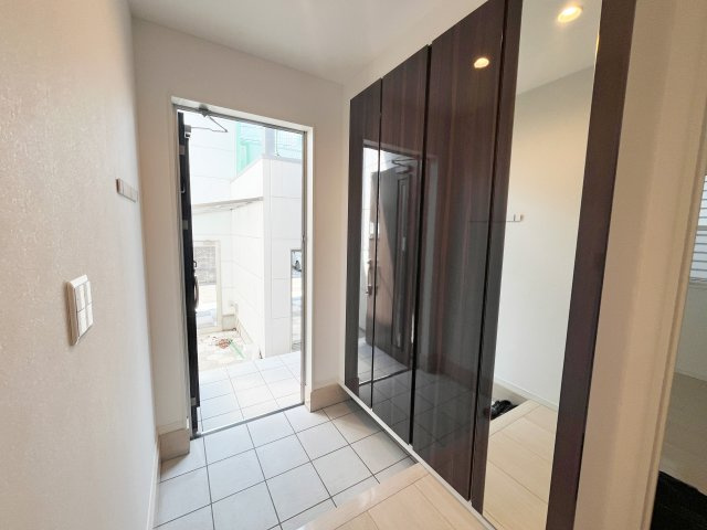 玄関には大容量のシューズクローク完備♪